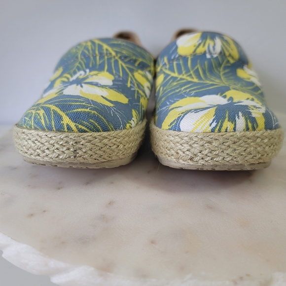 Dansko Victoria Tahiti Blue Yellow Floral Canvas Clog Women's EUR 39  US 8.5-9 - Picture 4 of 12